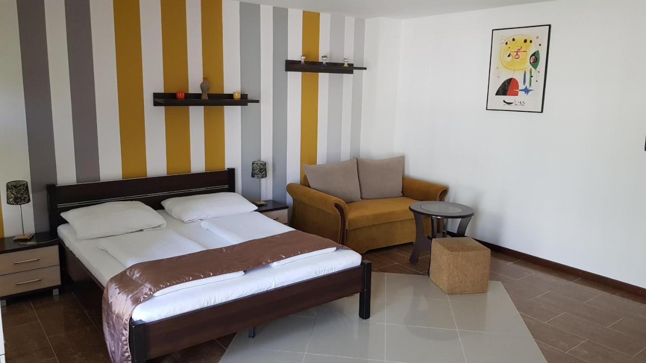 Aquarius Vendeghaz Hotel Szeged Ngoại thất bức ảnh