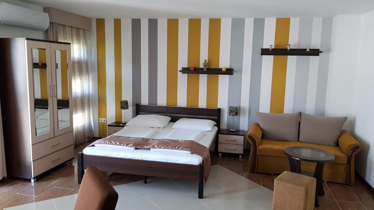 Aquarius Vendeghaz Hotel Szeged Ngoại thất bức ảnh