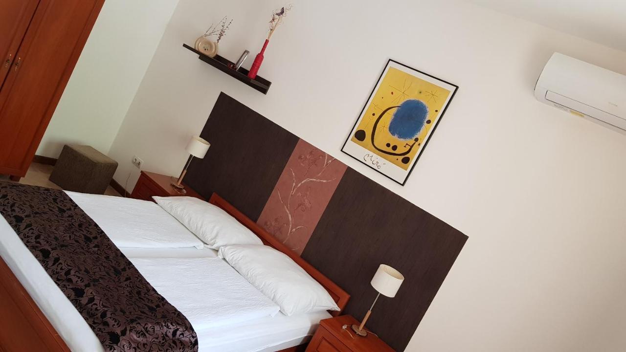 Aquarius Vendeghaz Hotel Szeged Ngoại thất bức ảnh