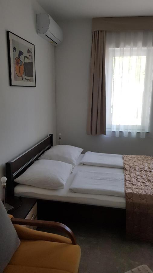 Aquarius Vendeghaz Hotel Szeged Ngoại thất bức ảnh