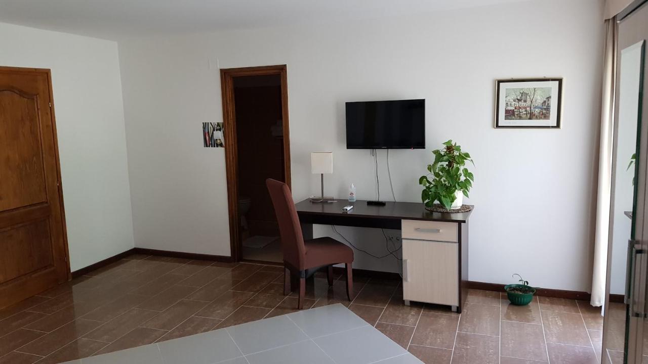 Aquarius Vendeghaz Hotel Szeged Ngoại thất bức ảnh