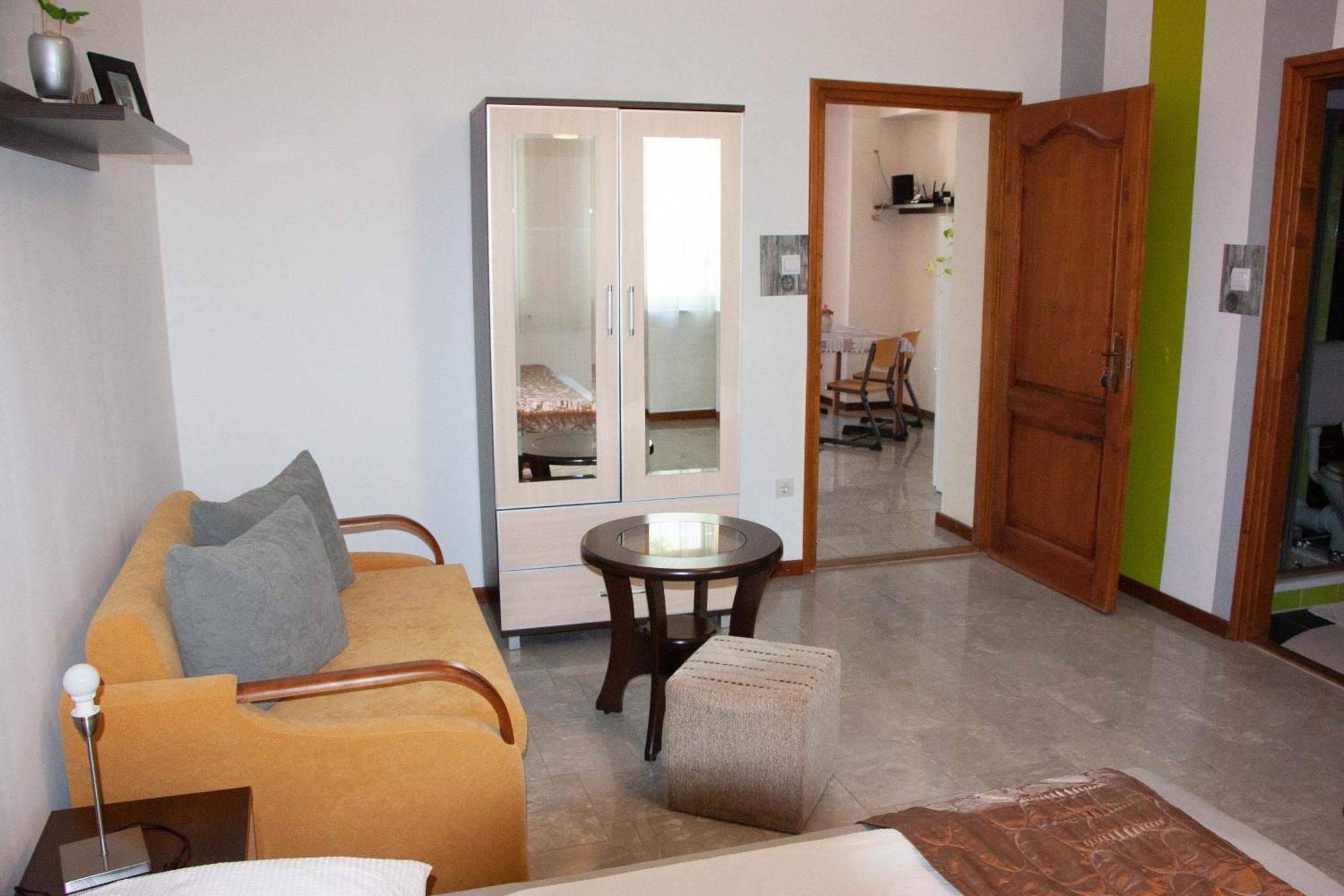 Aquarius Vendeghaz Hotel Szeged Ngoại thất bức ảnh
