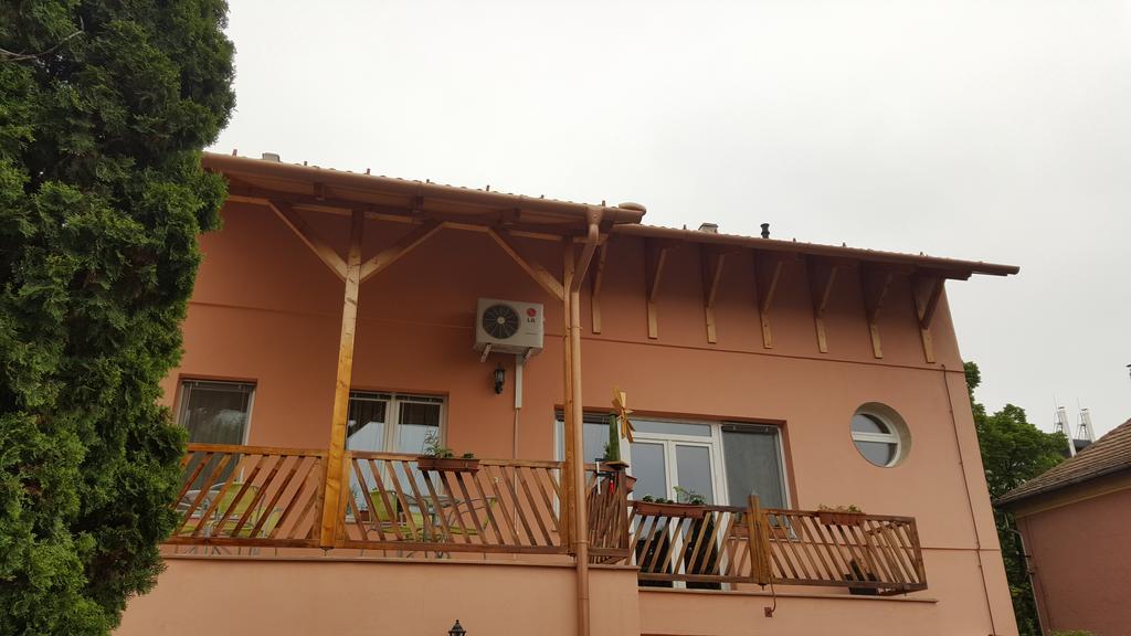 Aquarius Vendeghaz Hotel Szeged Ngoại thất bức ảnh