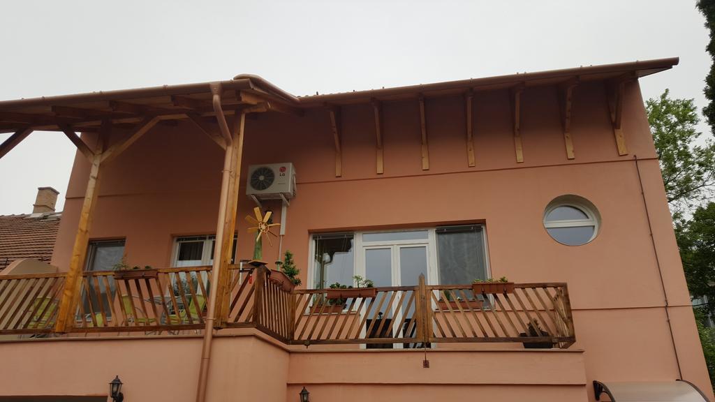 Aquarius Vendeghaz Hotel Szeged Ngoại thất bức ảnh
