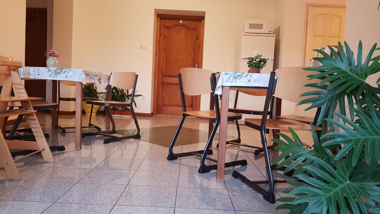 Aquarius Vendeghaz Hotel Szeged Ngoại thất bức ảnh
