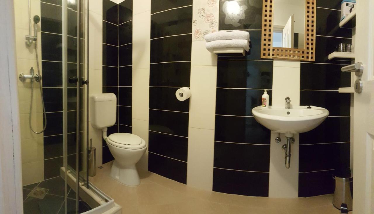 Aquarius Vendeghaz Hotel Szeged Ngoại thất bức ảnh